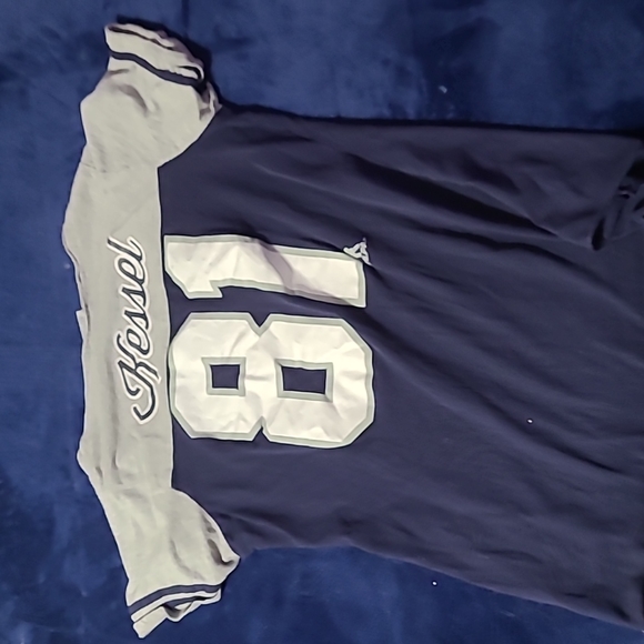 Toronto Maple Leafs Vneck - Picture 6 of 7